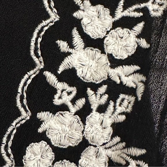 JAPNA black and white embroidered peplum tank blouse - Picture 6 of 7